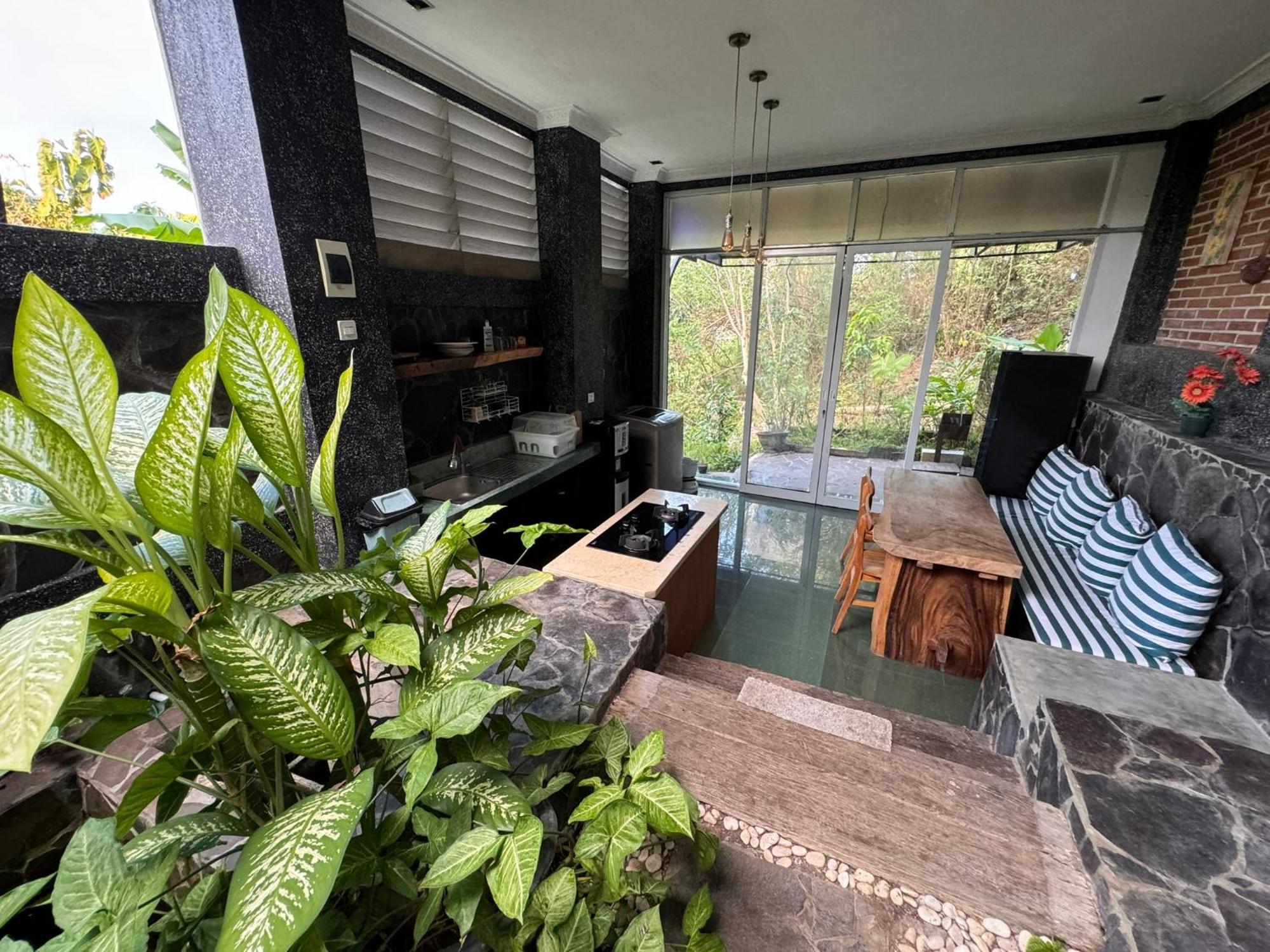 Giri Hill Homestay Nusa Dua  Buitenkant foto